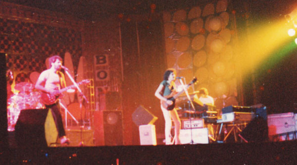 Asfalto en la Bony de Torrent, Valencia (MR, 1982)