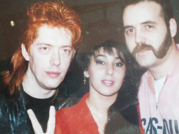 Tim Butler, bajista de Psychedelic Furs, Teyma y yo en Arena Valencia (1987)