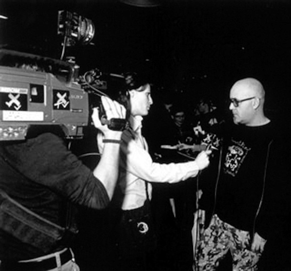 Lorena Caballero me entrevista para XTV (Pestano, 1998)