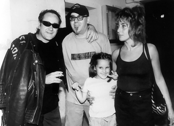 La familia con Johnny Burning en San Antonio de Benagéber, Valencia (2000)