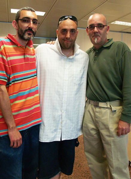 Oscar Blanco, Spanish Fly y yo en las oficinas de Locomotive (2007)