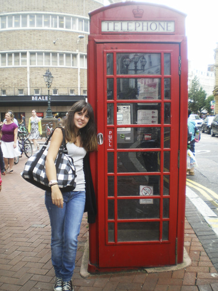 Mi hija Angel cumple la mayoría de edad en Londres (2011)