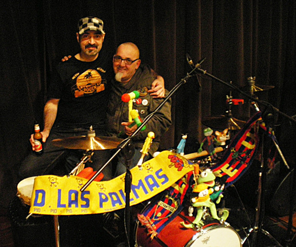 El batera y buen amigo Santi Serrano. Hermandad entre aficiones (2011)