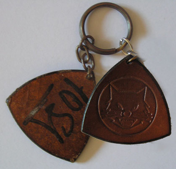 Llavero de Los Suaves firmado por Yosi.